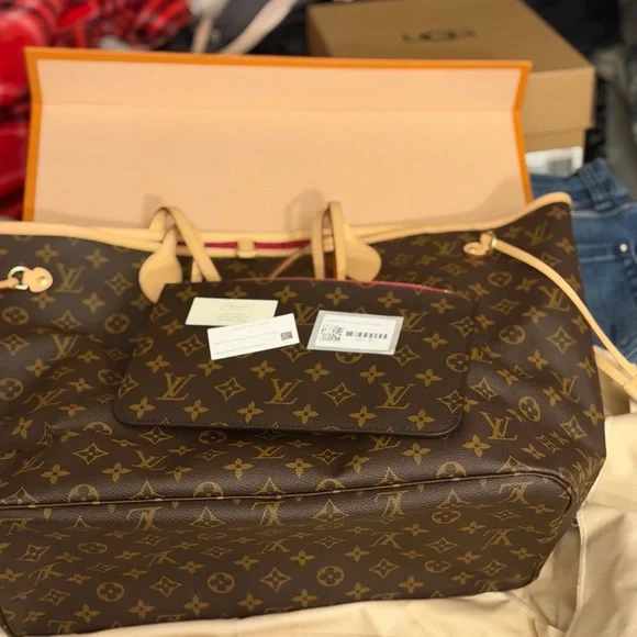 Louis Vuitton Classic Brown Monogram Tote - Picture 6 of 6